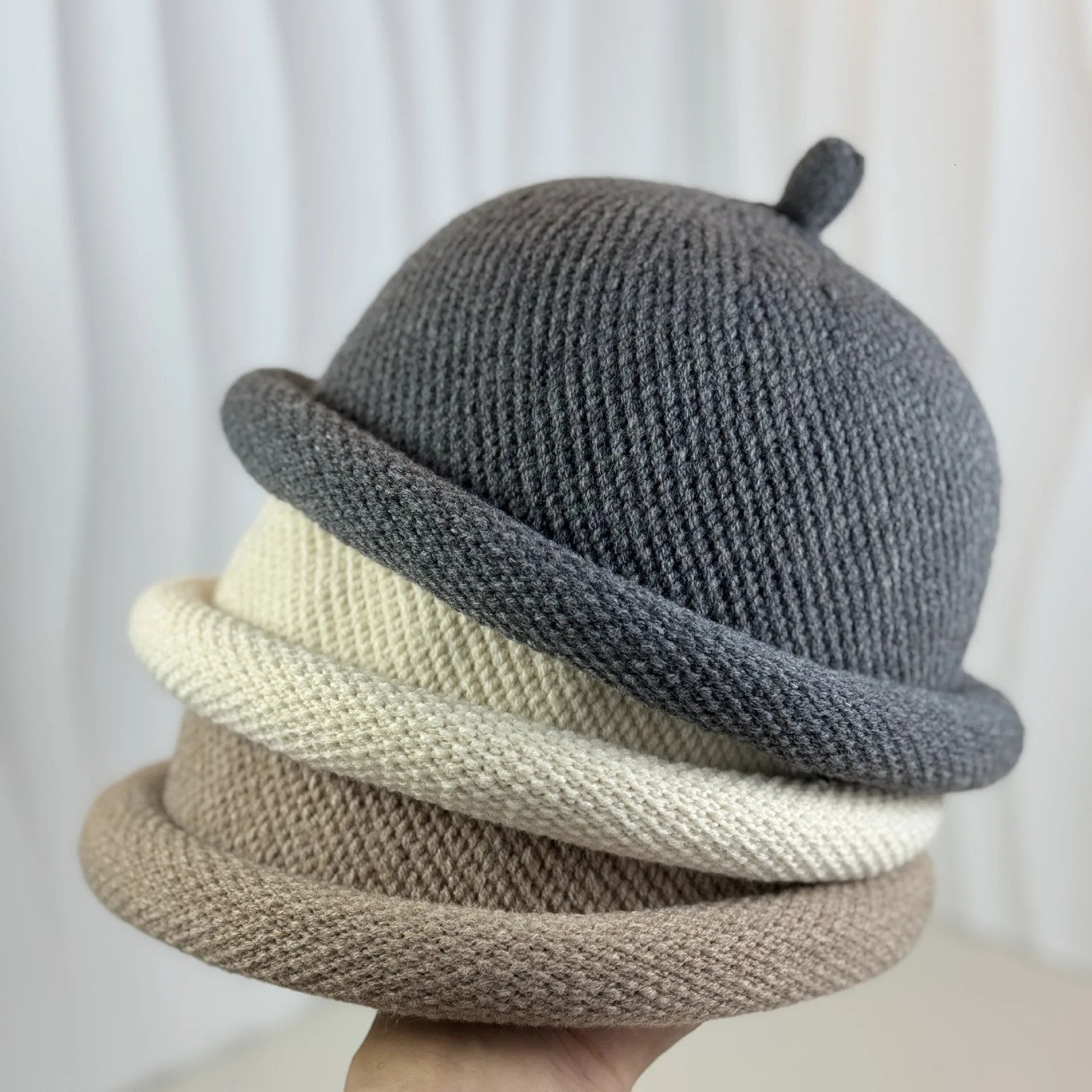 Japanese style Womens Fashion Bucket Hats Knitted Melon Skin Hats Casual Berets Landlord Hats Warm Painter Pacifier Caps 251029