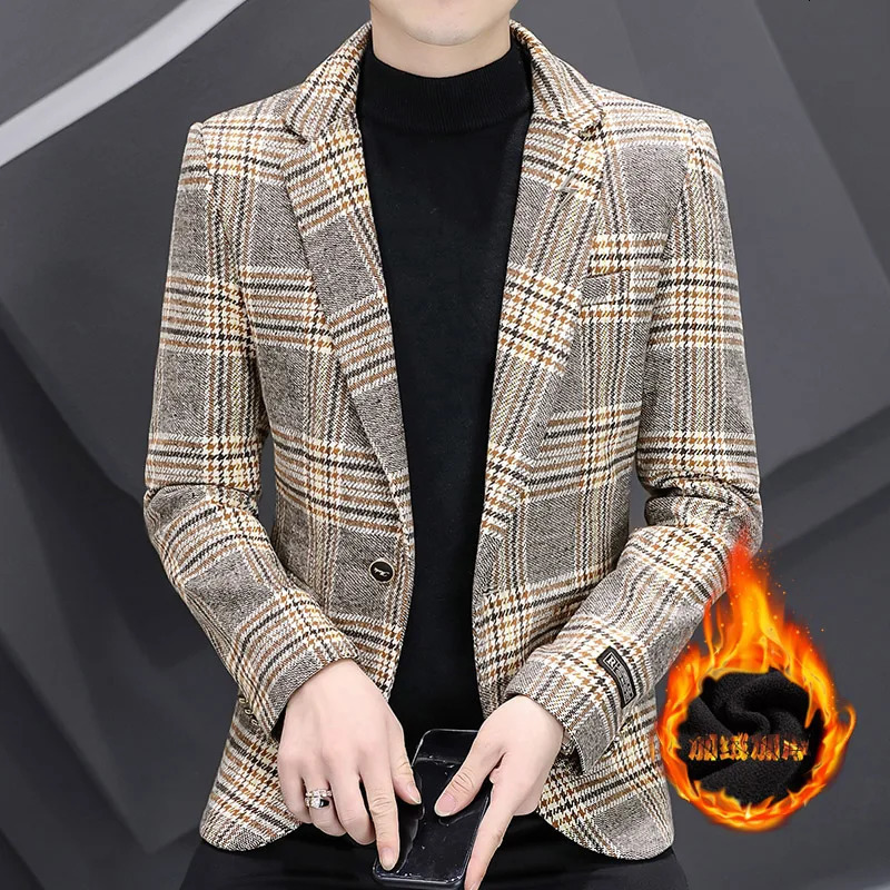 This is a stylish cool and versatile casual suit for men in autumn winter featuring fleece thickened warm blazer It 251028