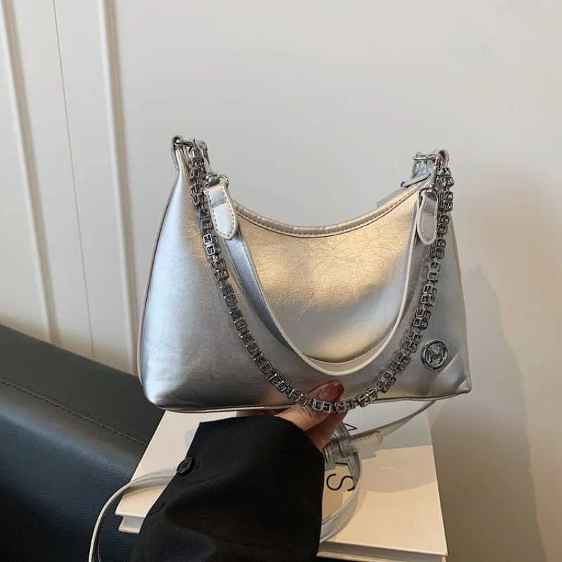 Premium Leather Messenger Handbag For Women Adjustable Shoulder Strap Crossbody Bag With Multiple Pockets W251029