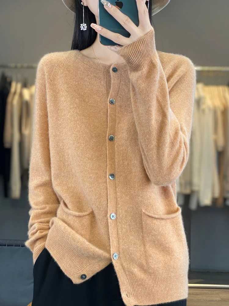 Women Cardigans Autumn Winter Long Sleeve Oneck Sweater Solid Warm Korean Basic Bottoming Shirt Single Breasted Knitted JumperT251028