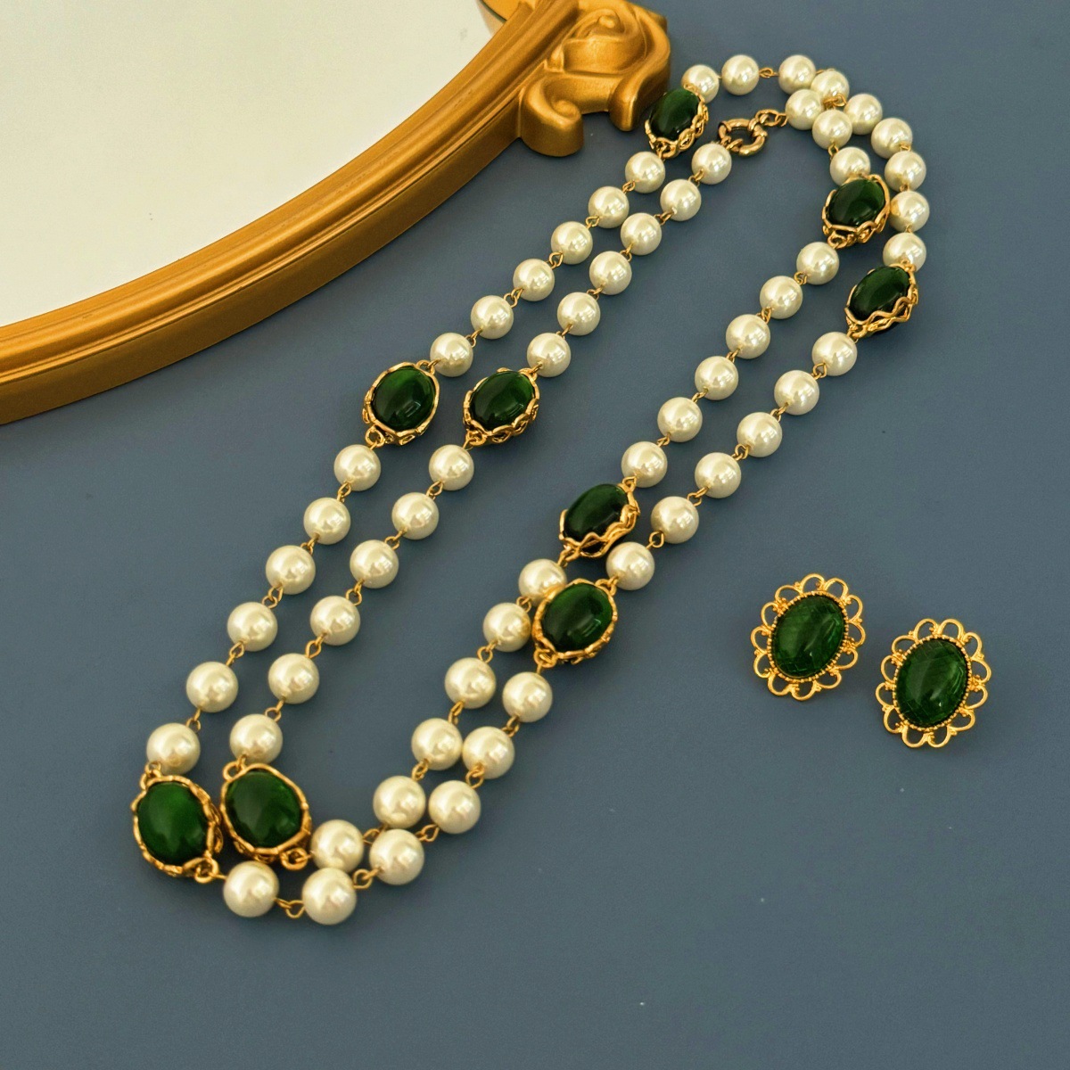 Vintage Women Royal… - image