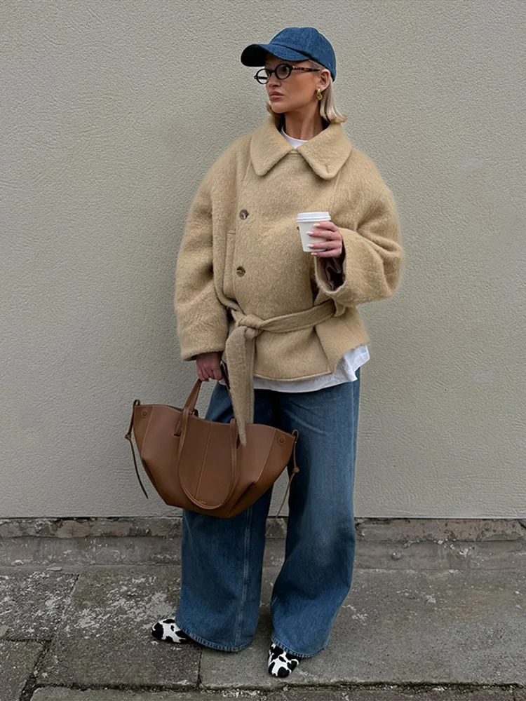 Retro Side Buttons Plush Short Coat Women Elegant Solid Lapel Tweed Coats With Belt Lady Winter Chic Classic Street Outwear 251028