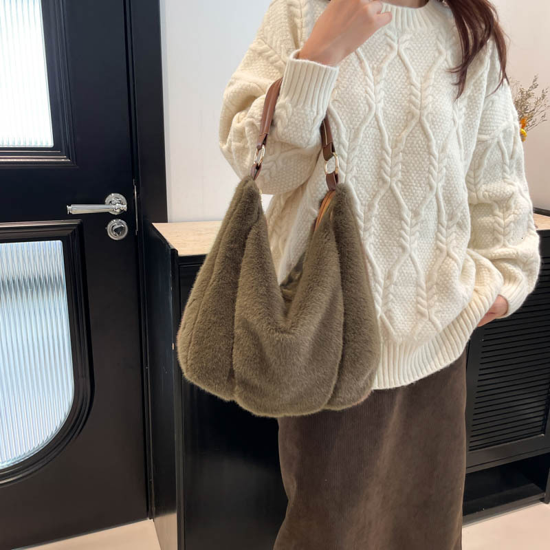 Fuzzy Fur Fluffy Large Handbag Womens Fashionable Tote Bag Elegant Ladies Shoulder Bags 251009