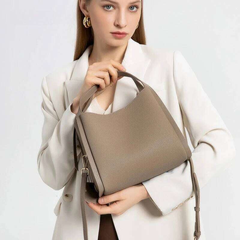 Women Cow Genuine Leather Shoulder Bag Female Fashion Cowhide Designer Handbags Lady Commuting Large Capacity Bucket Bags