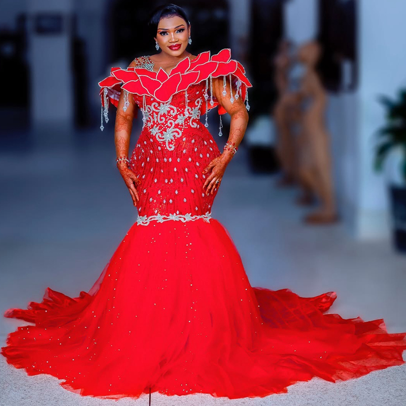 Plus Size Red Prom Dresses 2025 Mermaid Evening Dresses Formal Gowns Illusion Sheer Neck Long Sleeves Beaded Lace Tiers Tulle Crystals Birthday Dress AM3016
