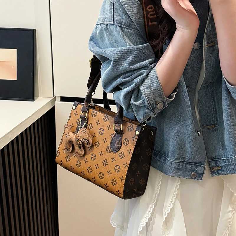 Classic Designer Leather Zipper Crossbody Bag For Women Vintage Shoulder Handbag Ladies Fashion Evening Purse W251029