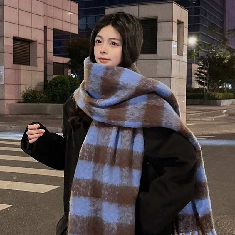 Mint Green Scarf Autumn And Winter Female Atmosphere Feeling Plush Thickened Warm Send Girls Shawl New Style 2025s hot