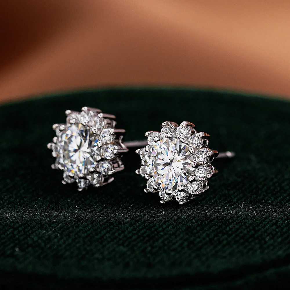 TEN CARATS Moissanite Stud Earrings Luxury 925 Sterling Silver Brilliant Round Cut Sparkling Jewelry for Women Elegant GiftW251029