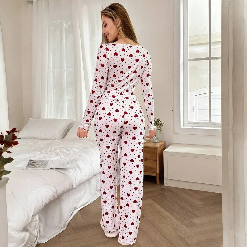 Sleepwear Women Autumn Winter Pajamas Set Home Wear Heartshaped Printed Longsleeved Tops and Longtrousers 251029