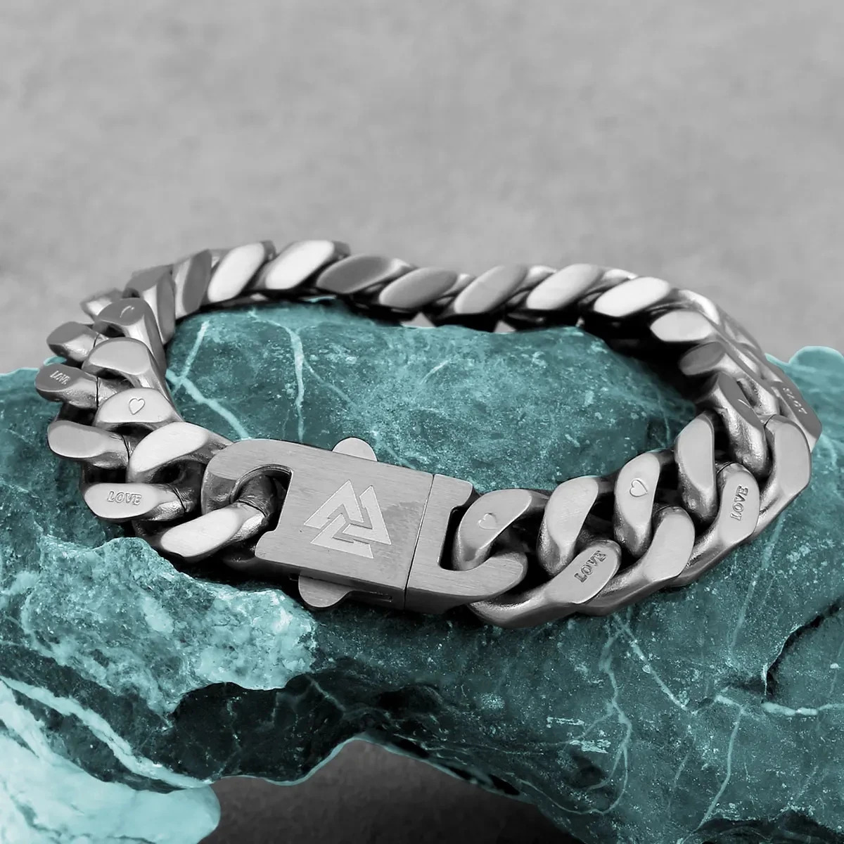 Stainless Steel Thick Cuban Chain Bracelet Mens Nordic Valknut Rune Amulet Bangle Biker Punk Hip Hop Carved Cross Heart Jewelry 251028