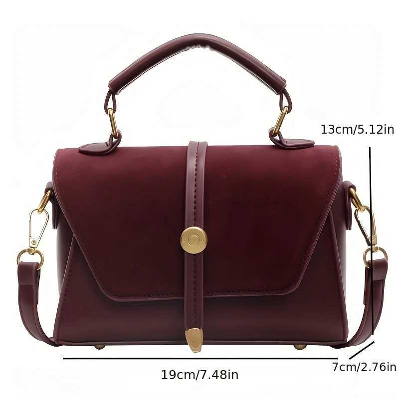 Elegant Faux Handbag with Adjustable Strap GoldenTe Hardware and Flap Closure Trendy Cmuting Hobo Crossbody Bag for Wen1 D251029