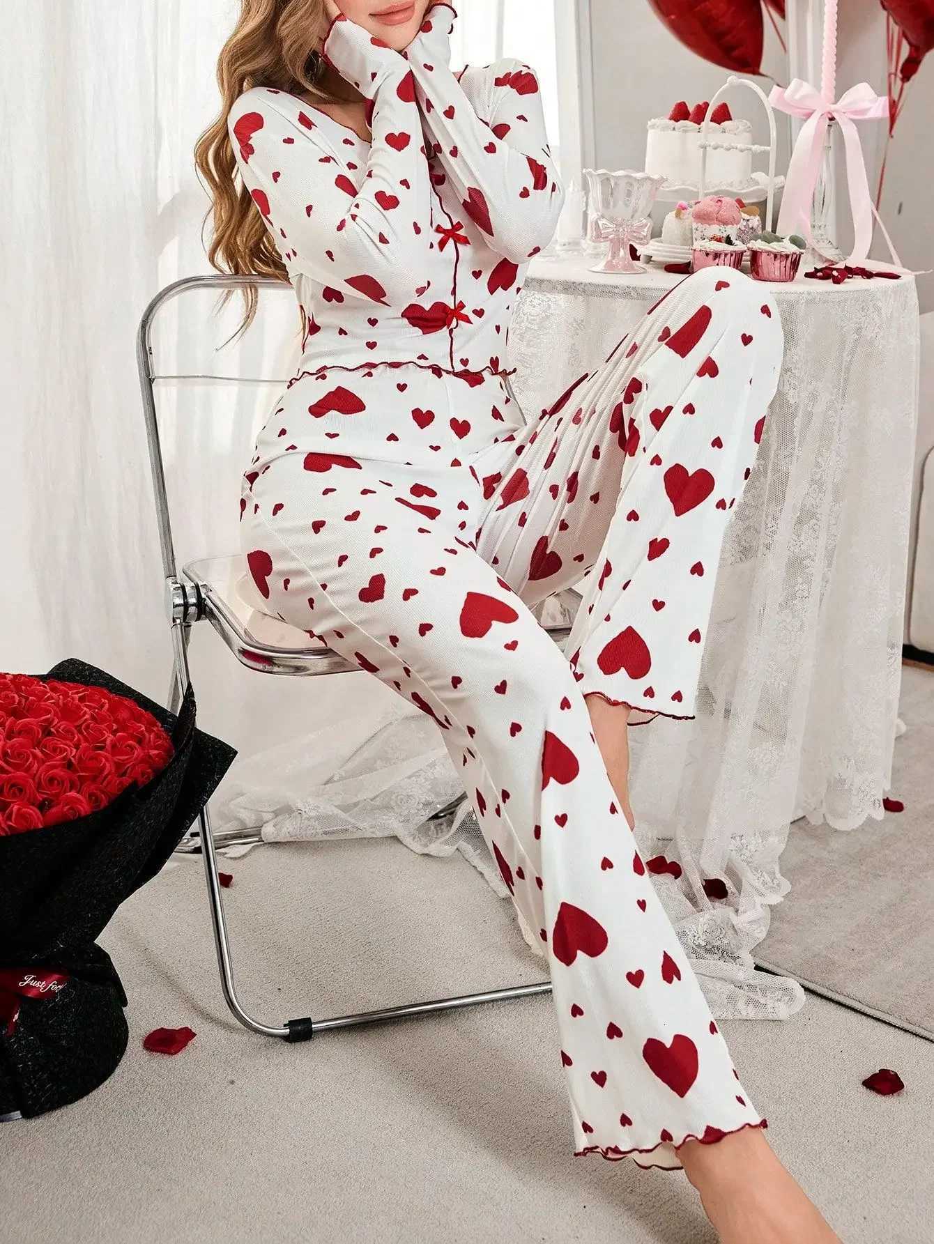 Autumn Winter Women Sleepwear 2 Pieces Pajamas Sets Heart Print Long Sleeve Tops with Trousers Set Pyjamas LoungewearT251029