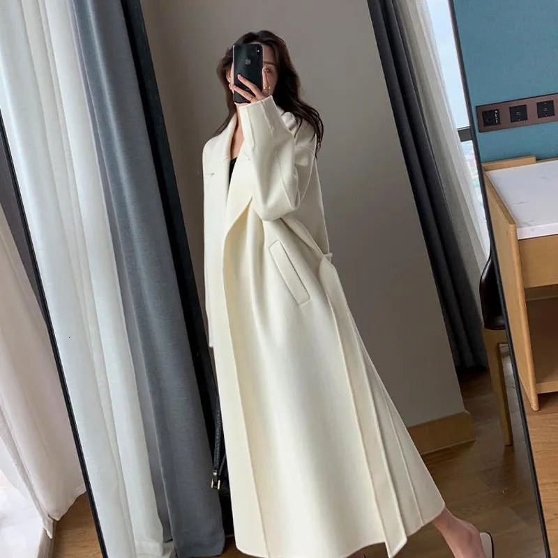 White Woolen Coat Women Autumn And Winter HighEnd Fashion Temperament Long Thick Blended Wool Windbreaker Female Jacket Belt 99 251029