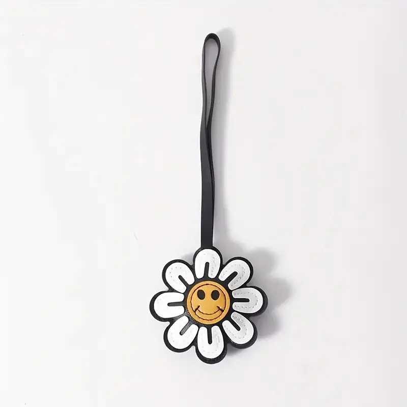 1Pc Handmade Sunflower Charm Imitation Faux Leather Car Keychain Stylish Fun Accessory for Bags Phones Wallets Key Chain PendantW251029