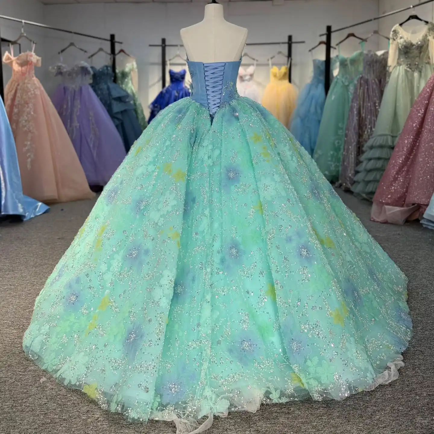 Green Shiny Ball Gown Quinceanera Dresses Off The Shoulder Sequin Applique Lace Beading Crystal Tull Party Birthday Sweet 16 Dress Vestidos 15 anos