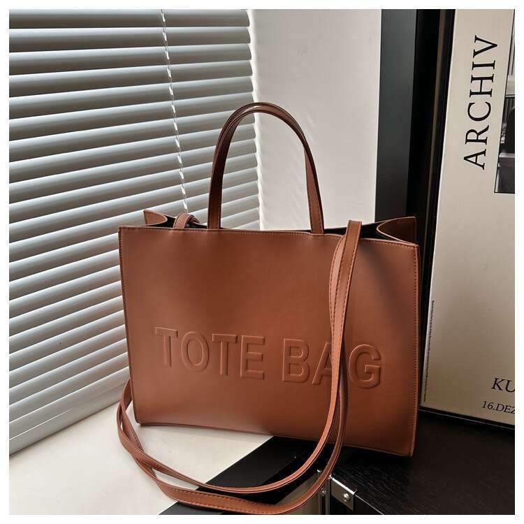 Designer bag Large Capacity Crossbody Women 2024 New Summer Tote Bag for College Students Trendy Commuter Handbag