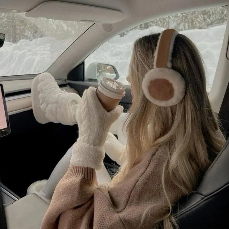 Wool Plush Earmuffs Ear Warmers Women Khaki Fashion Sheepskin Fur Earmuffs For Winter Warm Headphones Muffs Woman Cover 251029