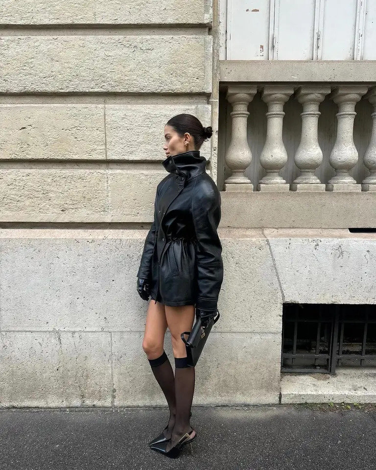 Retro Short Leather Jacket Women Black Chic Stand Collar Zipper Pocket Cinchedwaist Jackets Lady Autumn Daily Highstreet Coat 251029