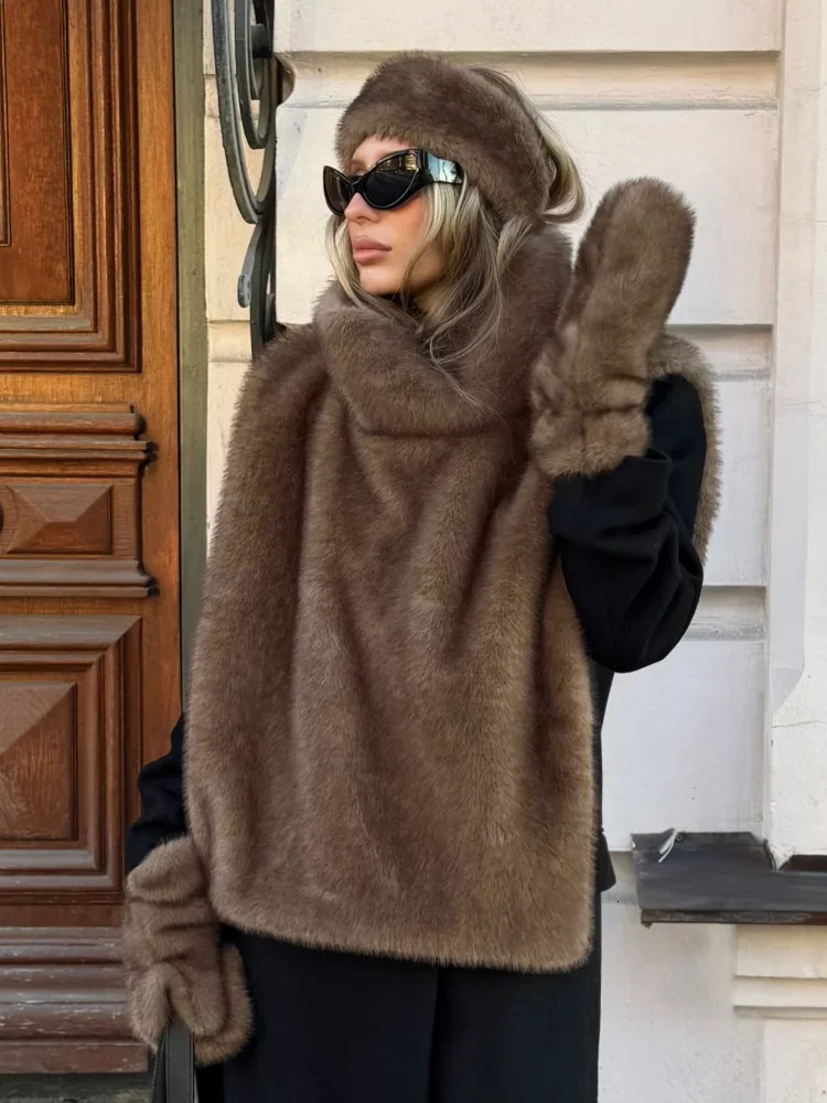Brown Faux Fur Vest Women Casual Loose Fit Sleeveless Winter Warm Crop Waistcoat Lady High Street Sleeveless Jacket Coat 251029