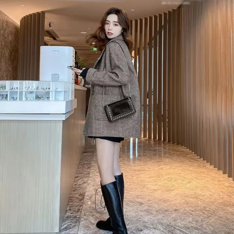 Fashionable British Wool Coat for Women in Autumn and Winter Casual Loose Collar Pocket Windproof Jacket for Women 251029