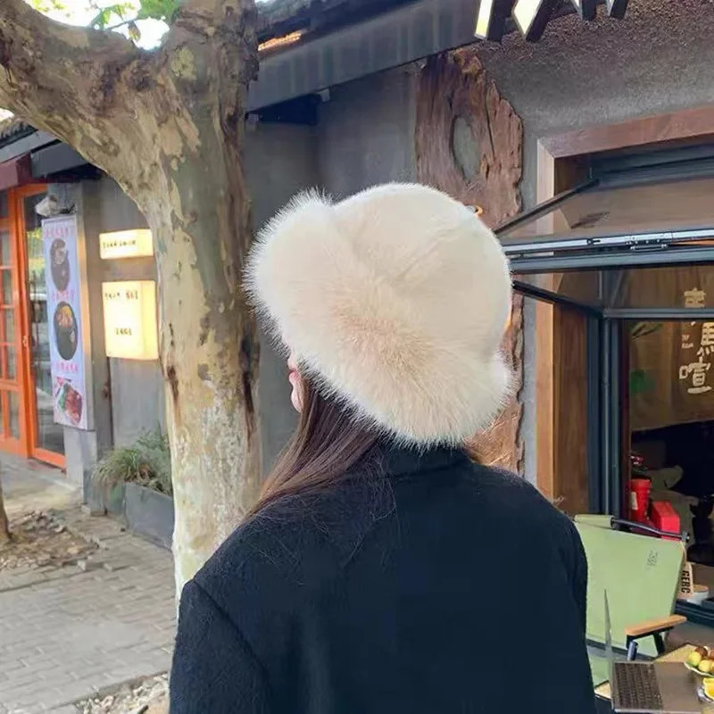 2025 Mongolian Hat Womens Cotton Hat Warm and Eyecatching Versatile Ear Protection Water Bucket Plush Basin Hat 251029
