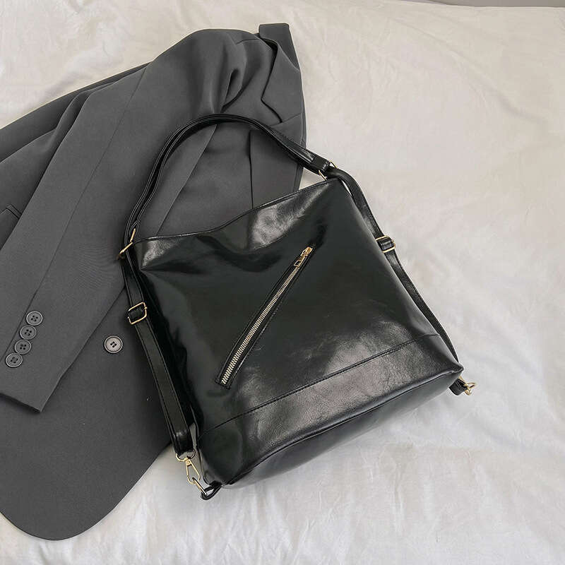 Designer bag Tote for Women 2024 New Large Capacity Commuter Backpack Color-Block Chain Single Shoulder Crossbody Autumn Winter Bucket Bag