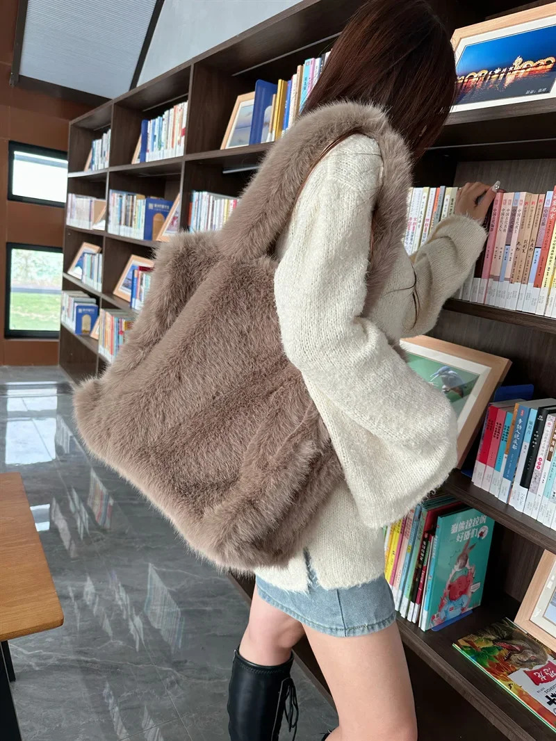 Faux Fur Womens Large Shoulder Bags Winter Fluffy Ladies Shopping Bag Fashion Soft Plush Female Casual Tote Handbags 251029