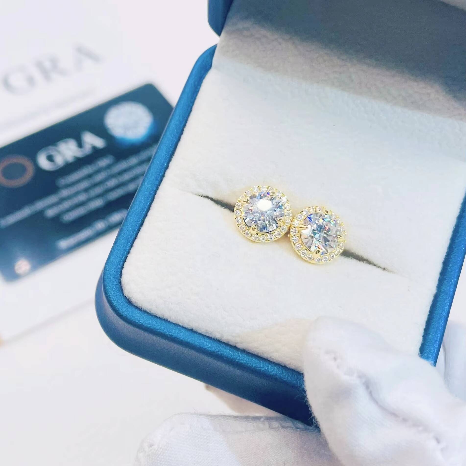 Luxury Moissanite Hip Hop Jewelry VVS Diamond Round Earrings 8mm 92mm 11mm Width Sterling Silver 925 Hip Hop Fashion Stud Earri