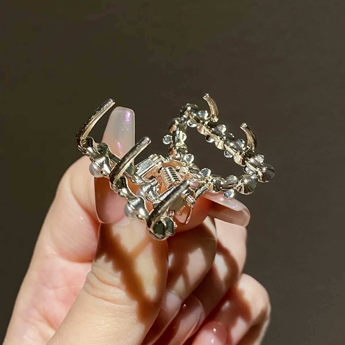 10 Girls Hair Accessories with MultiColor Elegant Bangs and Side Hair ClawsW251028