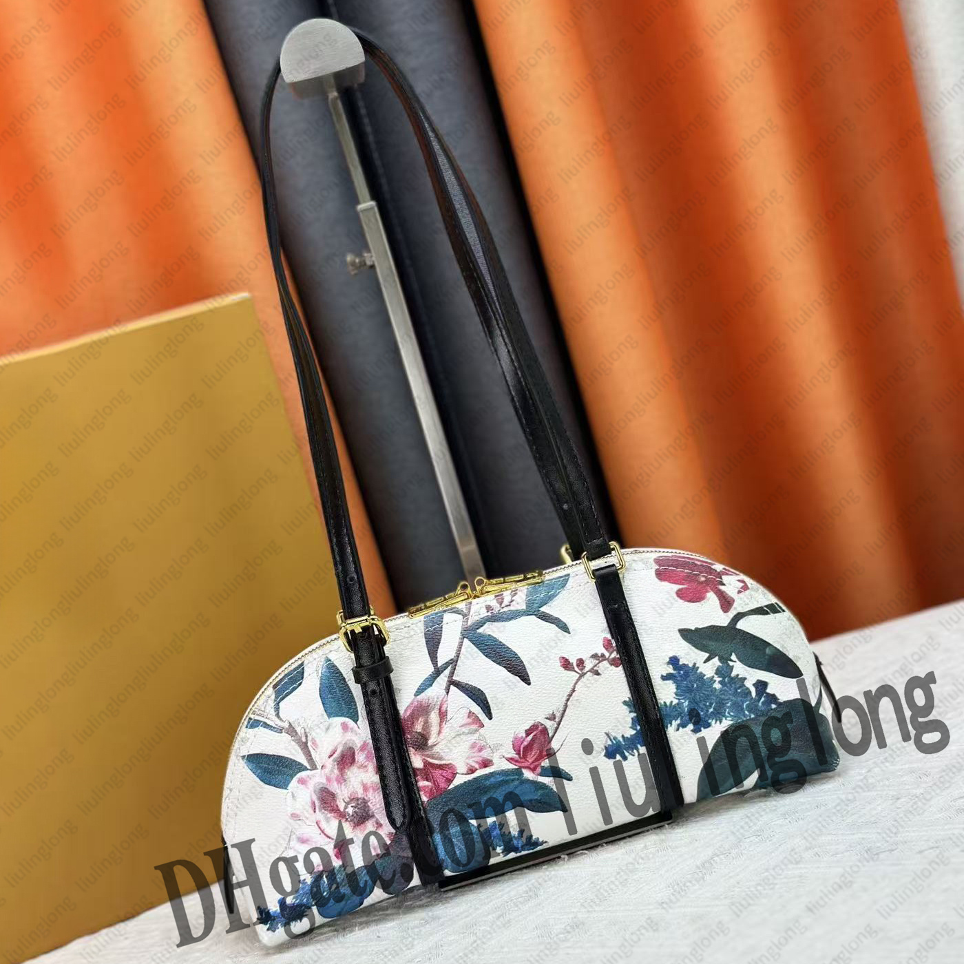 squire ew Vintage Shoulder Bag With Zippy Closure Squre Hangon Bags for Women's Handbag Purses