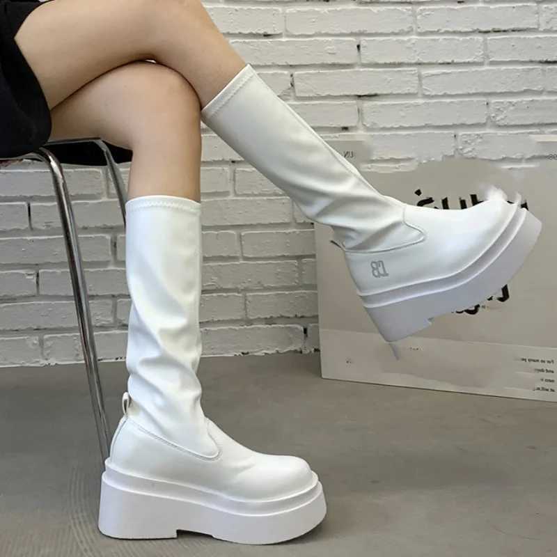 Autumnwinter New Round Toe Square Heel Fashionable Elegant Womens High Boots Thick Soles Retro Temperament Knight Boots Z251029