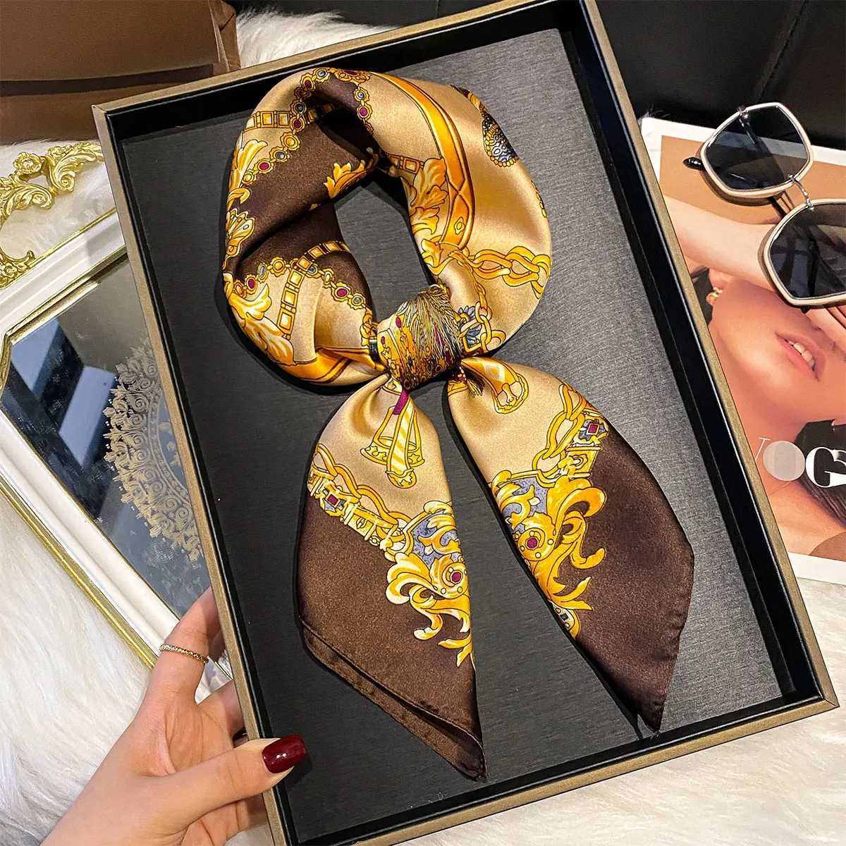 Luxury New Printed Scarves Womens Silk Scarf Spring and Summer Floral Decorations Small Neckties Hairbands Bags W251029