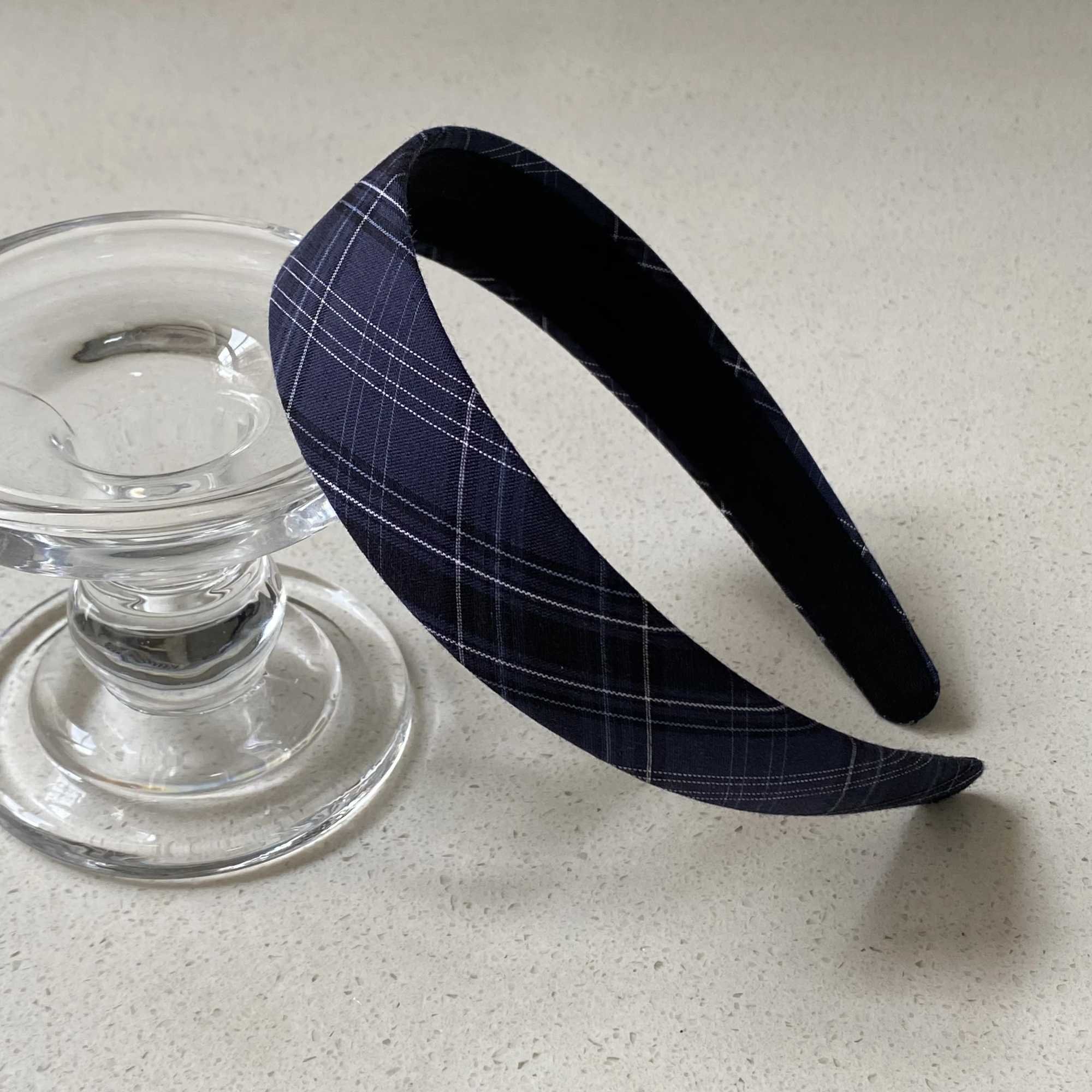 1PC Navy Blue Plaid Hair Headbands With Heart Decor Stylish Hair Accessories For Women Cute Hairbands For Daily And Party WearW251028