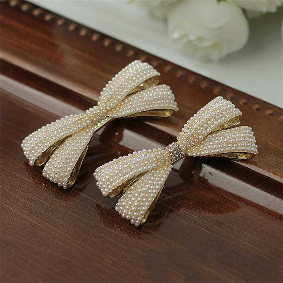 2025 New Exquisite Pearl Flower Spring Hair Clip Luxurious Rhinestone Butterfly Top Clip Elegant Womens Hair AccessoriesW251028