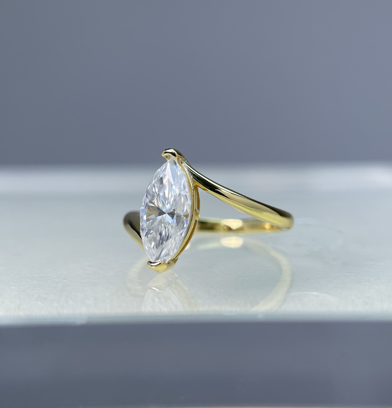 TaiYang S925 Sterling Silver 2ct Marquise Moissanite Ring for Women, Luxurious 925 Sterling Silver Wedding Engagement Diamond Ring with Moissanite Cer