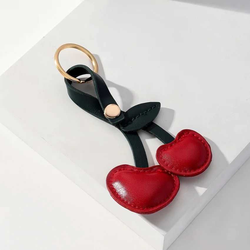 Novelties Rustic Leather Cherry Key Chain Fashion Leading Men and Women Car Bag Key Ring Pendant Jewelry GiftW251029