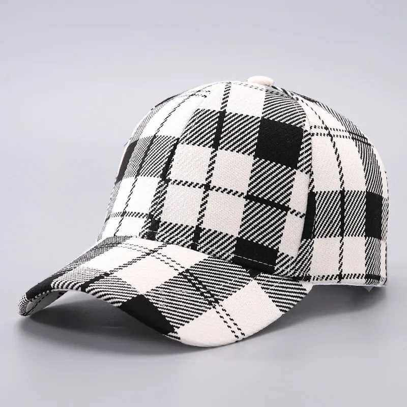 SpringSummer Exquisite Checkered Baseball Caps Unisex Outdoor Leisure Casquette Vintage Sports Visor Duck Hats For TeenagersW251029
