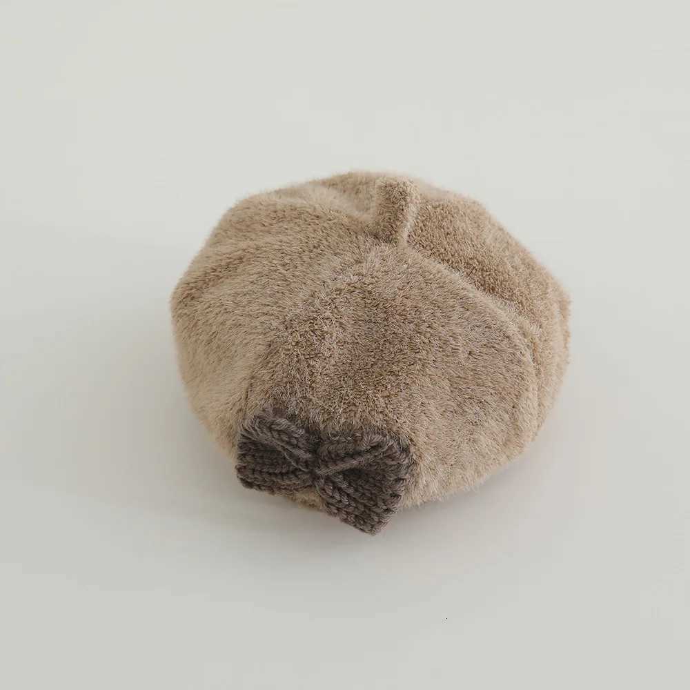 Childrens Knitted Woolen Beret Hat Princess Style Autumn Winter New Arrival Candy Color Painter Hat for Baby Girls251028