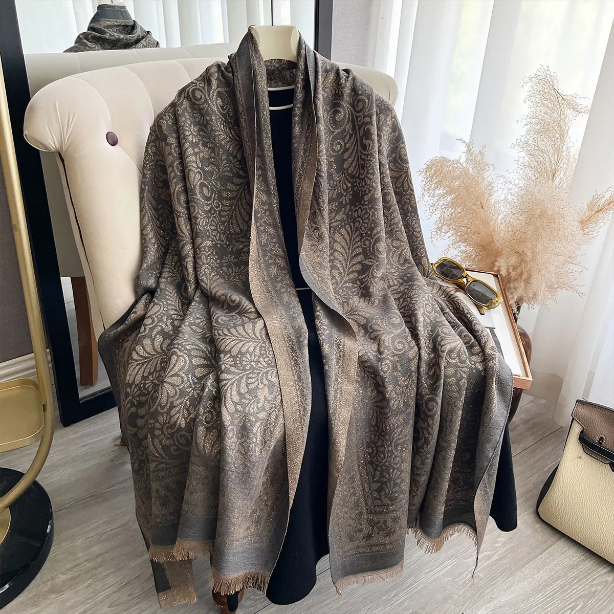 Elegant Muslim Women Long Hijab Scarf with Golden Thread Spring Autumn Sun Protection Shawl Wrap Decoration Headscarf 251013