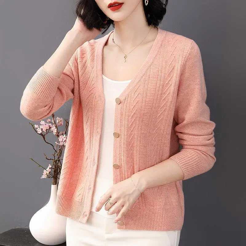 Cardigan Mujer Womens Short Sweater Jacket Spring Autumn New Fashion Knitted Shirt Temperament Mother Knitwears TopT251028