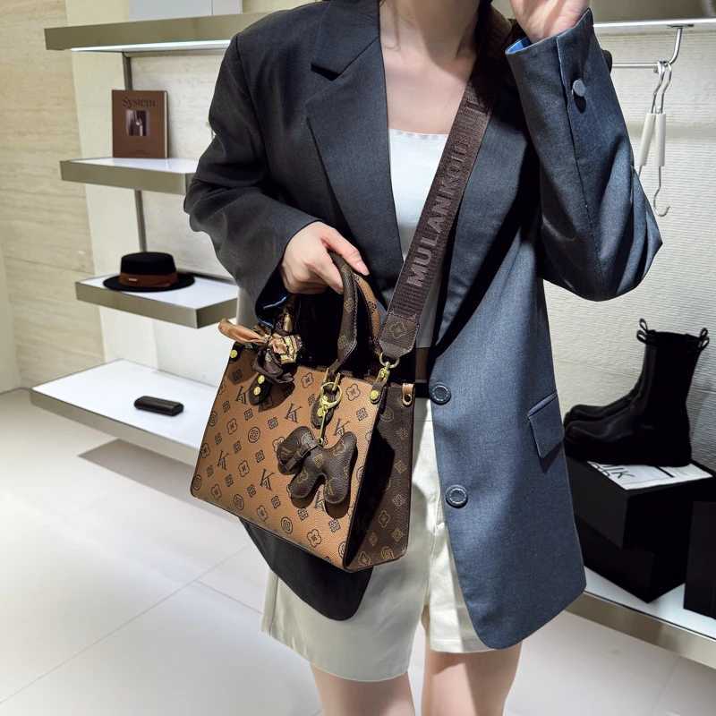 Classic Womens Messenger Bag Leather Luxury Brand Famous Designer Popular Elegant Shoulder Bag Handbag W251029