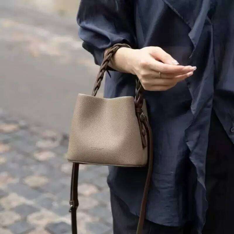 Portable Small Bucket Bag Versatile Crossbody Shoulder Bags Large Capacity Soft Leather Stylish Minimalist Designer Handbag