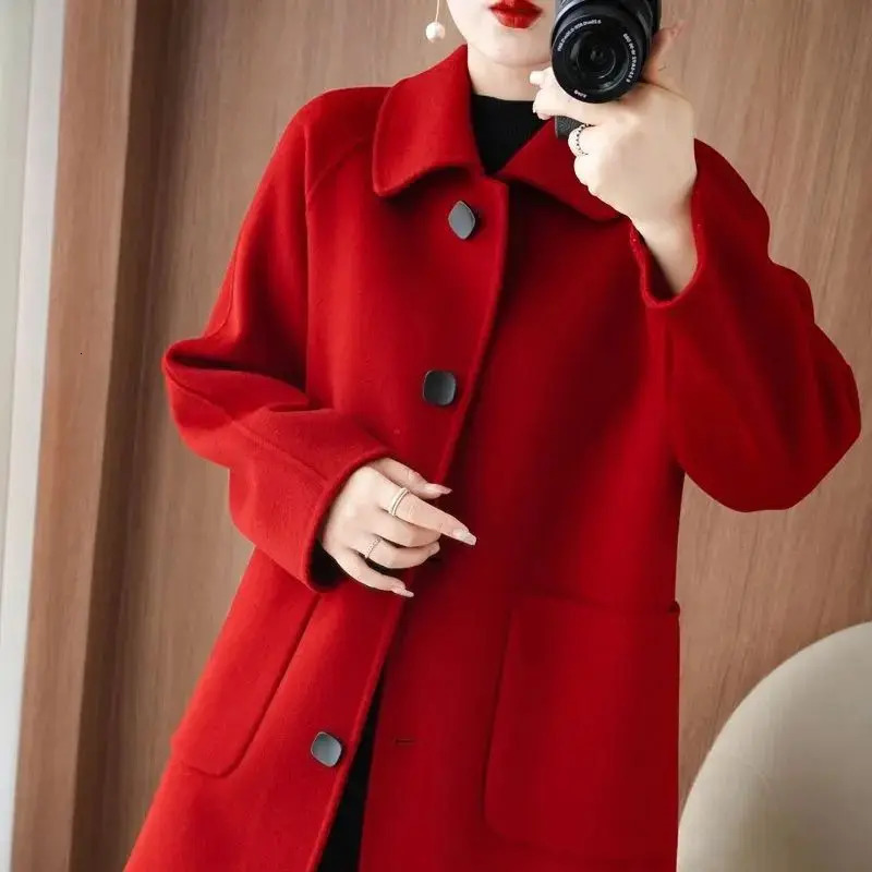 Plus Size Womens DoubleFaced Woolen Coat Loose Fit Mommy Style Winter Fashion Doll Collar Polyester Fabric Short Length Cas 251029
