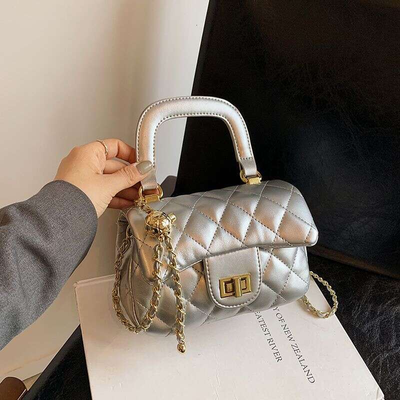 Beibei Shangpin New Style Fashion Trendy Lingge Chain Buckle Handheld One Shoulder Diagonal Straddle Bag