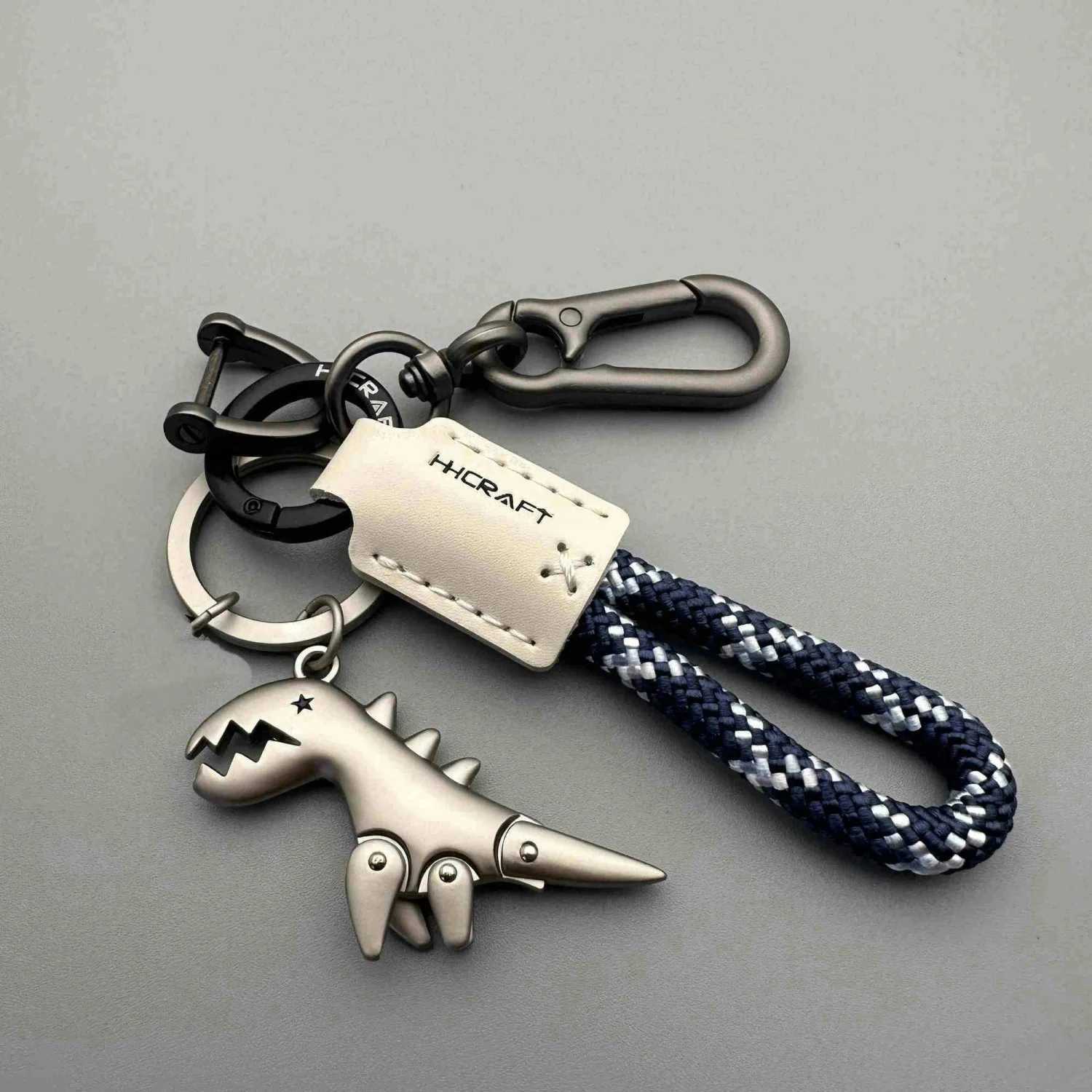 Motorcycle Decoration Accessories and Car Keychain Single Leather Woven Rope Metal Keychain Handbag Pendant Small GiftW251029