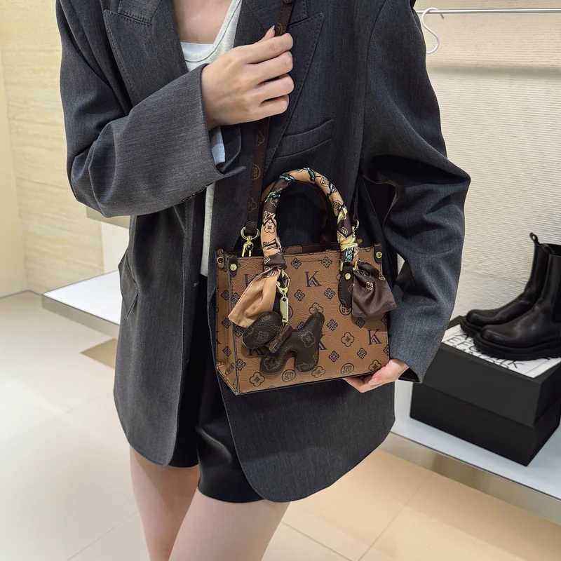 Trendy Unique Vintage Crossbody Handbag For Women Stylish Leather Design Simple Solid Color For Business And Leisure W251029