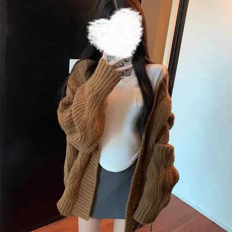Korean White Knitted V Neck Cardigan Women Autumn Winter Warm Long Sleeve Cardigans Coats Woman Single Breasted Loose CardiganT251028