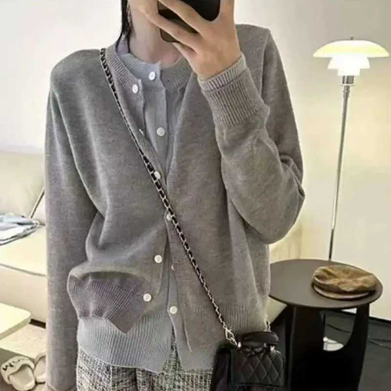 Gray Fake Two Pieces Knitted Cardigan Women Patchwork Round Neck Button Knitwear Female Korean Fashion Street Y2K Short SweatersT251028