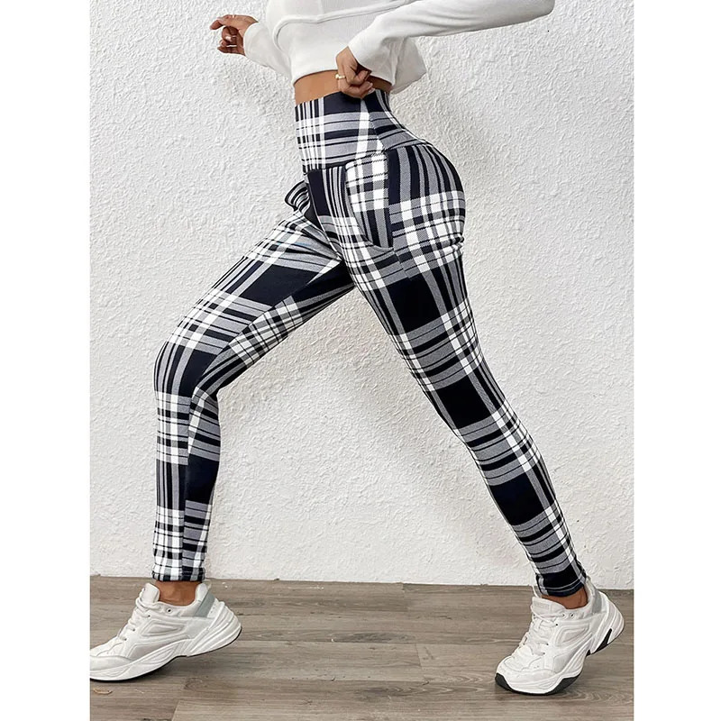 Tight Elastic Sports Fitness Leggings Women Vintage Plaid Printed with Pockets Fleece Thicken Fall Winter Thermal Pants 251029