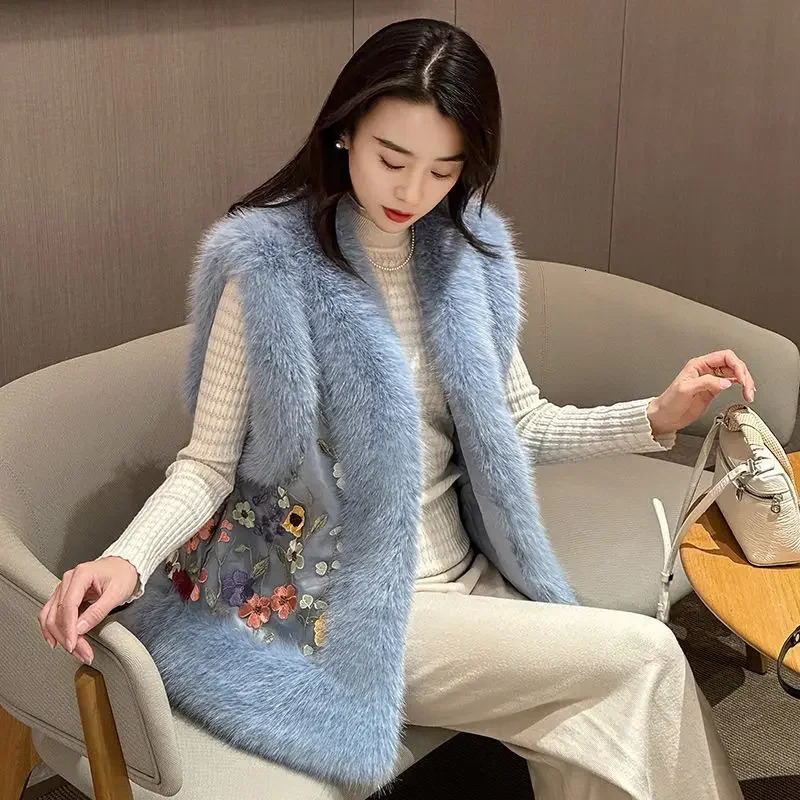 Woman vest autumn winter slimming Waistcoat Hairy Edge Floral embroidered shoulders Thickened Parkas Cardigan Tops 251027
